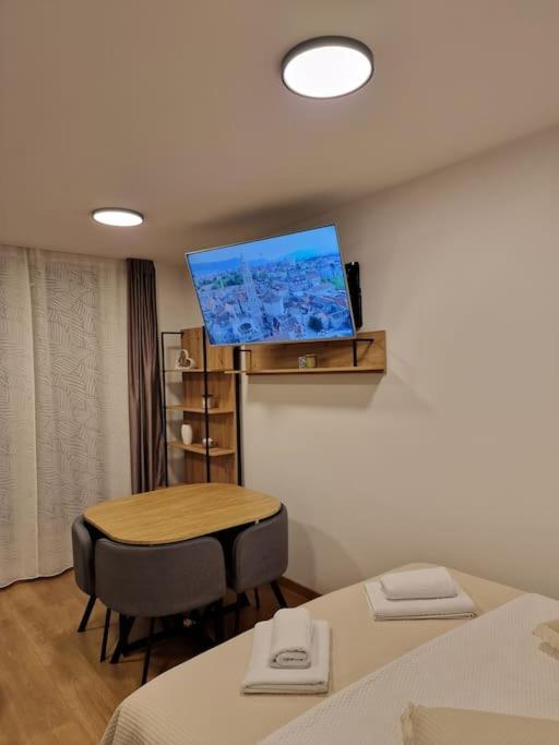 G-In-St Apartment Split Exterior photo